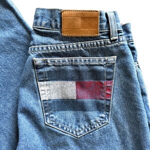Women’s Tommy Hilfiger Blue Jeans with Iconic Flag Logo Embellished on back Sz 4